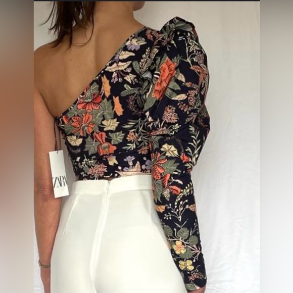 Zara Floral Printed Asymmetrical Crop Top - Picture 5 of 9